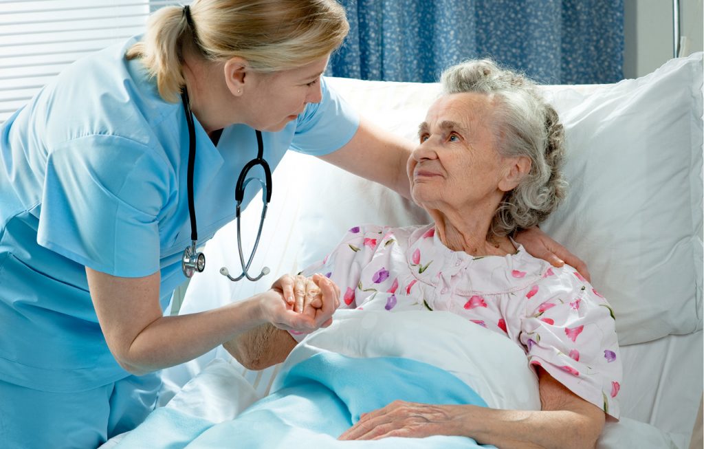 OPM_1_2020_szpitale-leczenie-seniorow-system-opieki-zdrowotnej