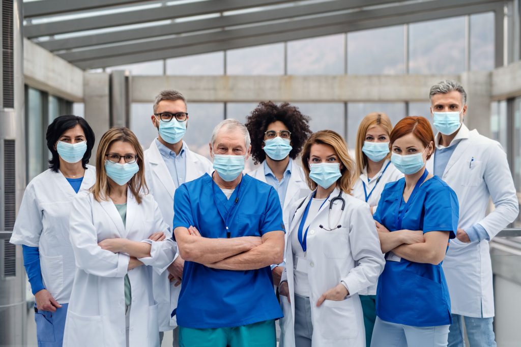 praca-lekarzy-w-czasie-epidemii-sars-cov-2