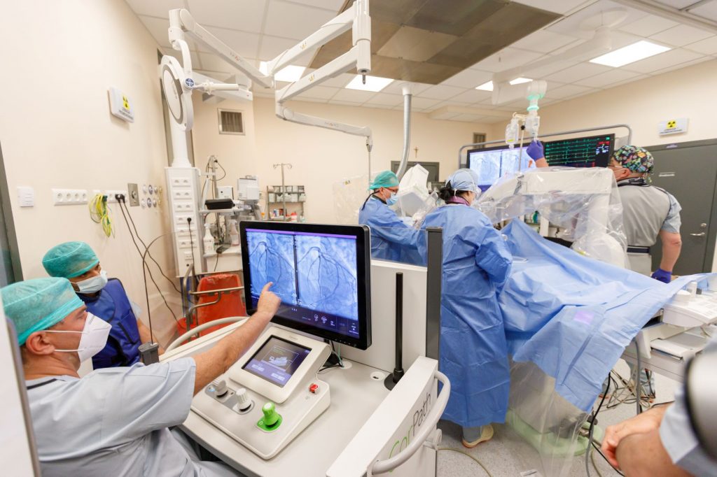 opm-dlaszpitali-robot-corindus-przelom-w-kardiologii-inwazyjnej