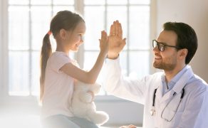 opm-dlaszpitali-raport-innowacje-w-opiece-pediatrycznej