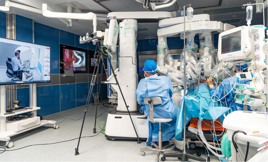 OPM_5_25_temat_numeru_ZBIGNIEW_NAWRAT_ROBOTYKA_CHIRURGICZNA_W_POLSCE_FOT_4