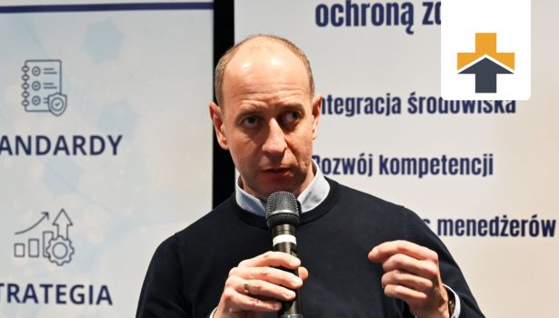 opm-dlaszpitali-tomasz-holecki